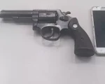 Itaúna: Após perseguição policial, homem é preso e arma apreendida