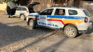 Divin&oacute;polis: PM recupera ve&iacute;culo furtado