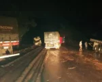 Formiga: Acidente envolvendo três carretas e um caminhão é registrado na BR-354