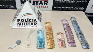 Adolescente &eacute; apreendido com drogas e quase R$ 500