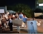 Familiares e amigos de Thallya protestam na UPA de Divinópolis