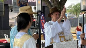 F&eacute; e tradi&ccedil;&atilde;o marcam a Missa Sertaneja da Divinaexpo neste domingo (26)