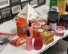 Homem furta chocolate e hidratantes em farmácias e é preso em Divinópolis