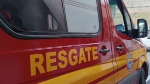 Atropelamento deixa motociclista com fratura no rosto em Formiga; estado de saúde do pedestre não foi divulgado