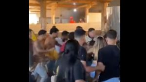 Pancadaria em festa termina com casa incendiada em Lagoa da Prata