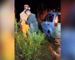 VÍDEO: Duas pessoas ficam feridas após acidente entre carro e moto em Divinópolis