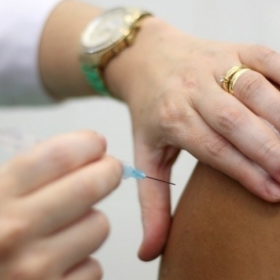 Vacina contra influenza está disponível para toda a população de Divinópolis