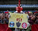 Galo faz treino aberto e arrecada quase R$ 700 mil para ajudar o RS