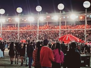 Confira fotos da pen&uacute;ltima noite da Divinaexpo