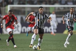 Atl&eacute;tico empata com Atl&eacute;tico-GO em casa e pode ver l&iacute;deres abrirem vantagem no Brasileir&atilde;o