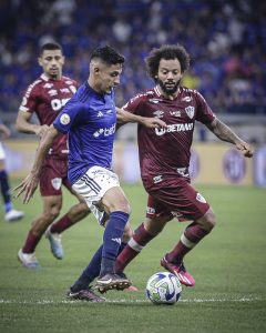 Raposa recebe o Tricolor carioca de olho no G6. Cruzeiro x Fluminense. A Minas FM transmite.