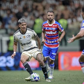 Galo precisa de recuperar no Brasileir&atilde;o diante do Le&atilde;o do Pici. Atl&eacute;tico x Fortaleza. A Minas FM transmite.
