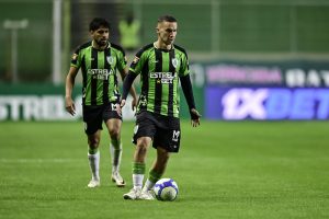 Coelho joga pela liderança da série B. América x CRB.