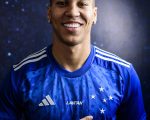 Tem atacante na área. Cruzeiro anuncia Kaio Jorge.