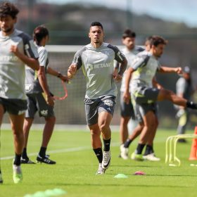 Mesmo desfalcado, Galo acredita na for&ccedil;a do elenco.