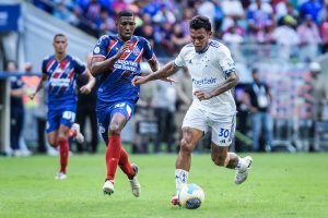Ap&oacute;s expuls&atilde;o, Cruzeiro &eacute; goleado pelo Bahia.