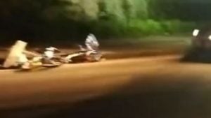 Ciclista &eacute; atropelado na BR-262, em Nova Serrana
