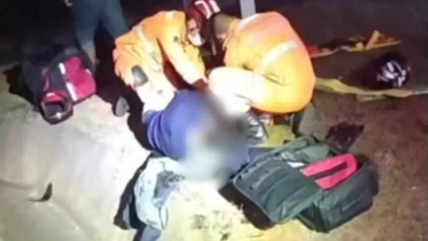 Divinópolis: Casal fica ferido em acidente entre moto e carro
