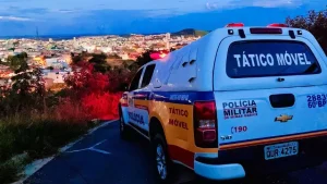 Nova Serrana: PM recupera carro roubado e apreende drogas durante opera&ccedil;&atilde;o