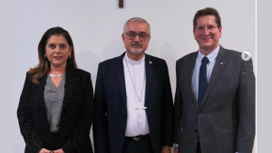 Gleide Andrade visita Dom Jo&atilde;o Justino em gesto de solidariedade