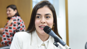 Evento em comemoração ao Junho Violeta reforça a importância da conscientização sobre os direitos e a violência contra a pessoa idosa