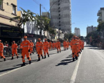 Desfile de aniversário de Divinópolis reúne milhares de pessoas