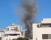 Bombeiros combatem incêndio no bairro Sidil, em Divinópolis