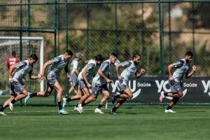 Galo ter&aacute; &ldquo;refor&ccedil;os&rdquo; contra o S&atilde;o Paulo.