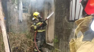 Inc&ecirc;ndio &eacute; registrado em resid&ecirc;ncia no bairro Ros&aacute;rio, em Formiga