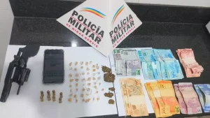 Formiga: Adolescente é apreendido com drogas e mais de R$ 2 mil