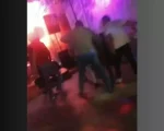 Veja vídeo: Dono de bar em Divinópolis tenta separar briga e é agredido