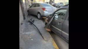 Formiga: Motorista n&atilde;o respeita placa de sinaliza&ccedil;&atilde;o e provoca acidente