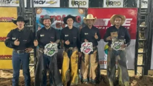 Pe&atilde;o de Divin&oacute;polis fica em 1&ordm; lugar no rodeio em cavalos de Governador Valadares