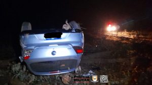 Casal morre após carro capotar na BR-352, em Abaeté