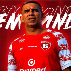 Guarani de Divin&oacute;polis apresenta treinador