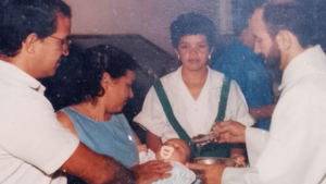 Anderson procura em Divinópolis a Madrinha de Batismo