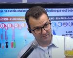 Teste de acidez é realizado ao vivo pra mostrar o impacto da água alcalina na saúde e qualidade de vida