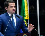 Senador Castellar Neto busca facilitar a aquisição de aparelhos auditivos
