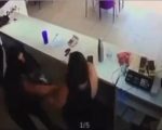 Mulher é esfaqueada dentro de loja na cidade de Pitangui