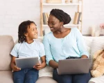 Confira 5 dicas de segurança com a rede elétrica para crianças e jovens durante o período de férias escolares