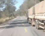 Vídeo: Motorista embriagado é preso conduzindo carreta na BR-262