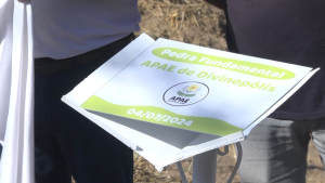 APAE lan&ccedil;a pedra fundamental onde ser&aacute; constru&iacute;da nova sede