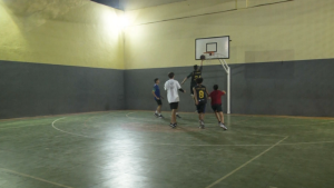Al&eacute;m da Medalha: conhe&ccedil;a a escola de basquete JR09