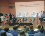 Minascon 2024 – Presidente da FIEMG Regional media painel sobre desburocratização do setor público