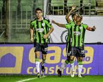 Coelho tenta voltar ao G4 diante do Marreco. Brusque x América.