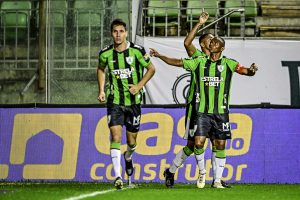 Coelho tenta voltar ao G4 diante do Marreco. Brusque x América.