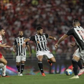 Agosto come&ccedil;ou com desgosto para o Galo.