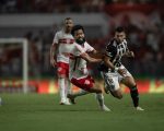 Decisão Galo x Galo na Copa do Brasil. Quem perder está fora. Atlético x CRB. A Minas FM transmite.