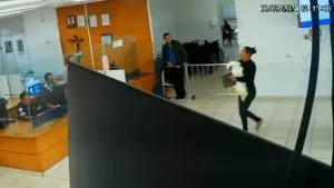 VEJA V&Iacute;DEO: Beb&ecirc; que estava engasgado &eacute; salvo por gerente da UPA de Divin&oacute;polis