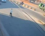 Vídeo: Idoso fica ferido após ser atropelado por motociclista sem CNH, em Divinópolis